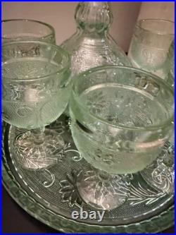 MInt Vintage 1970s Indiana Tiara Chantilly Green Sandwich Glass Wine Decanter