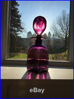 Nice Vintage MidCentury 12 Amethyst Glass Decanter with Glass Stopper