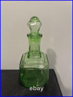 VINTAGE uranium ANCHOR HOCKING GLASS DECANTER 10 TALL WithSTOPPER