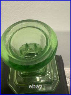 VINTAGE uranium ANCHOR HOCKING GLASS DECANTER 10 TALL WithSTOPPER