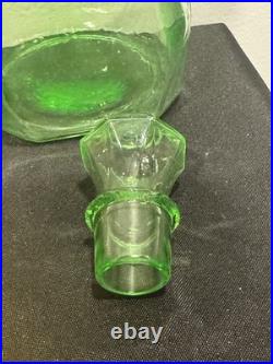 VINTAGE uranium ANCHOR HOCKING GLASS DECANTER 10 TALL WithSTOPPER