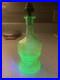 VINTAGE-uranium-Green-GLASS-DECANTER-8-5-Inch-With-black-Art-Deco-Stopper-Unique-01-xi