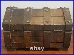 Vintage Amber Glass Liquor Decanter Set In Wood Tantalus Treasure Chest Box