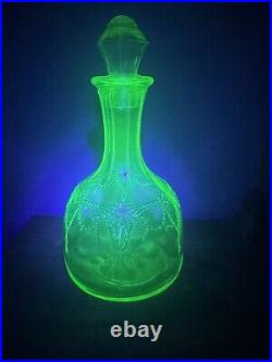 Vintage Anchor Hocking Green Depression Glass Cameo Ballerina Decanter WithStopper