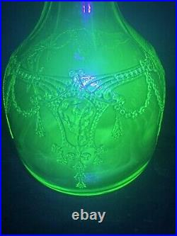 Vintage Anchor Hocking Green Depression Glass Cameo Ballerina Decanter WithStopper