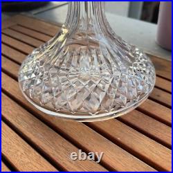 Vintage Clear Crystal Glass Decanter With Diamond Cut Design & Stopper Vintage Clear Crystal Glass Decanter With Diamond Cut Design & Stopper