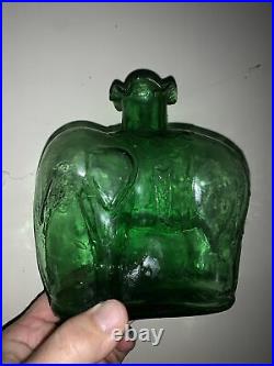 Vintage Estate GREEN ELEPHANT Emerald Glass Tulip Trumpet Decanter OOAK? Sj10m1