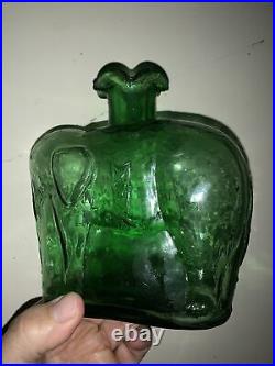 Vintage Estate GREEN ELEPHANT Emerald Glass Tulip Trumpet Decanter OOAK? Sj10m1
