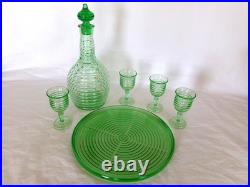Vtg. GREEN GLASS DECANTER with STOPPER, TRAY & 4 2 oz GLASSES RIBS RINGS CIRCLES