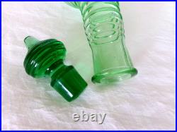 Vtg. GREEN GLASS DECANTER with STOPPER, TRAY & 4 2 oz GLASSES RIBS RINGS CIRCLES